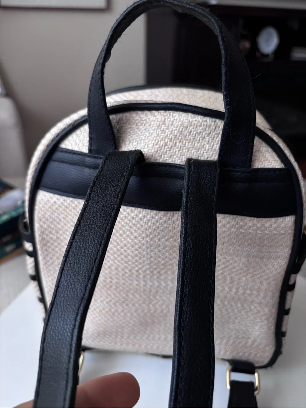 Mickey Mouse Beige Straw Crossbody Bag with Black Trim for kids - Picture 4 of 12
